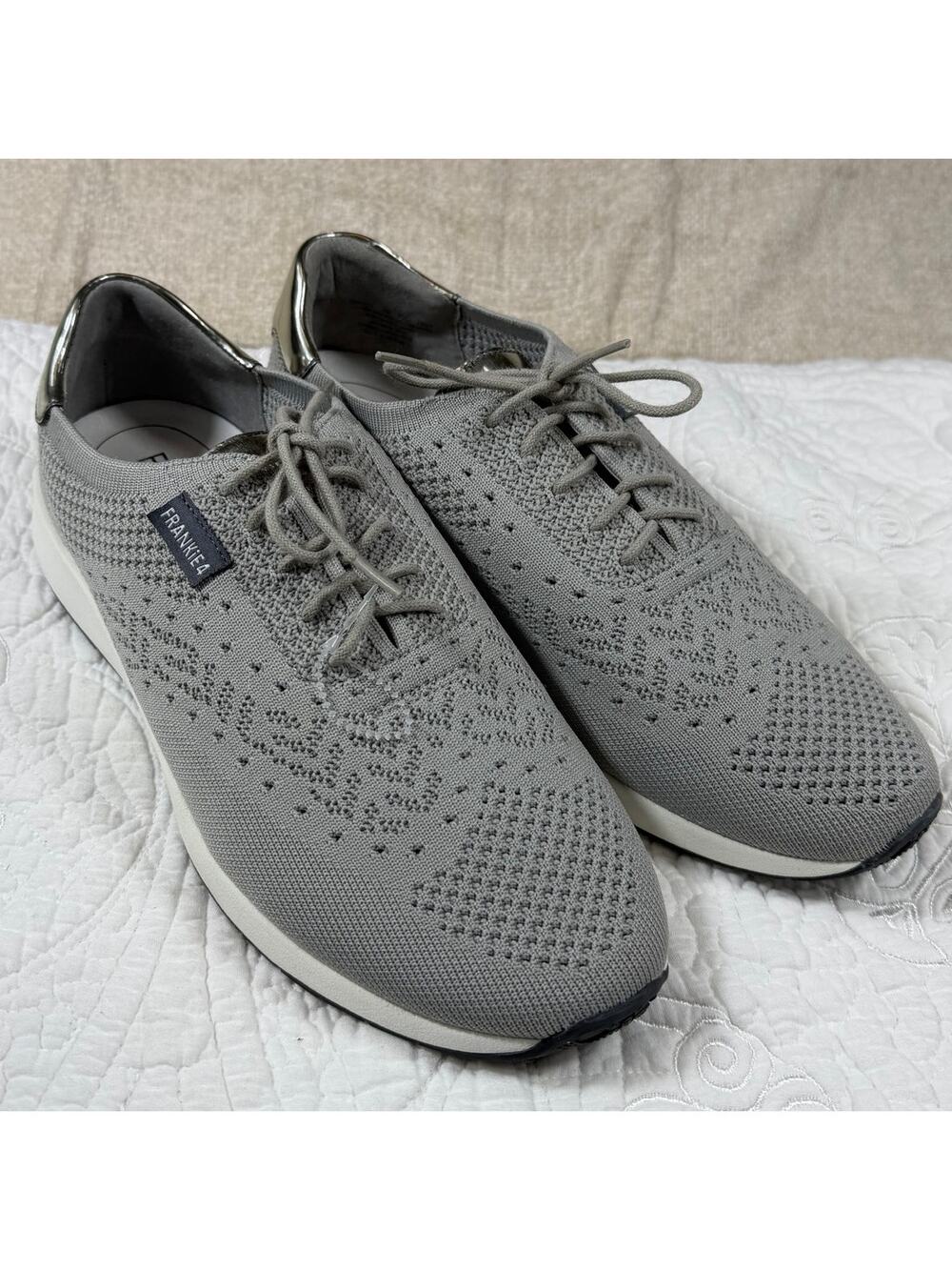 NWOT Frankie4 Women 10 Gray Lace Up Comfort Casual Sneaker Walking Vacay Shoe